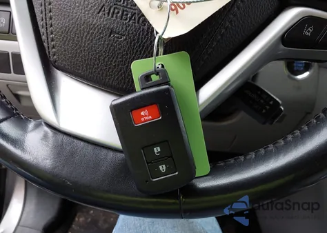 2017 Toyota Highlander Xle from USA, damaged, VIN 5TDJZRFH0HS520669